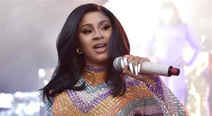 16 Pictures Of Cardi B Without Makeup That Will Shocked You Siachen