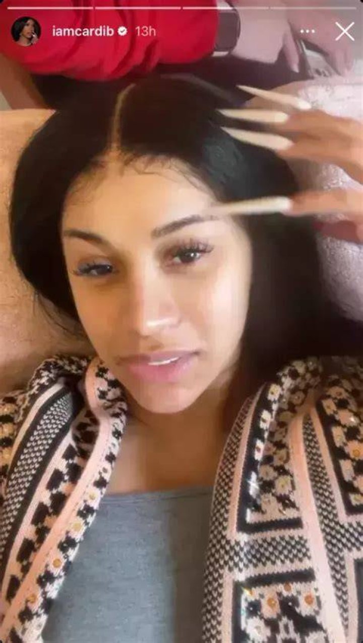 25 Stunning Cardi B No Makeup Photos Fabbon
