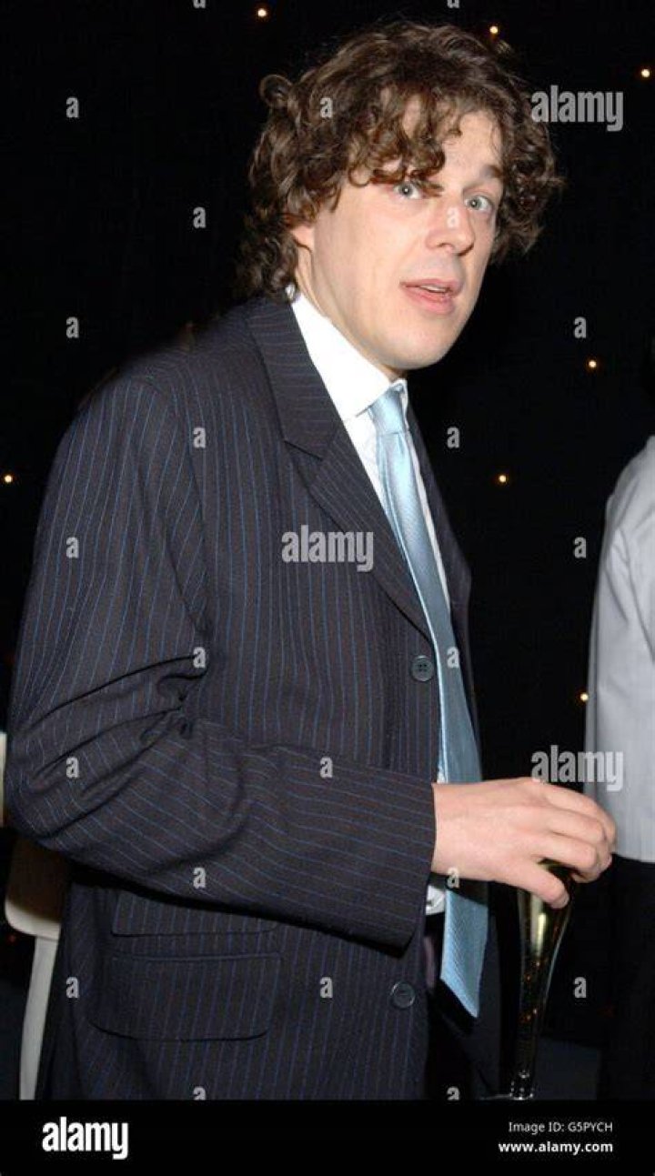 Alan Davies as The Tenth Doctor (2000-2003) in Doctor Who Season 27 Beyond 