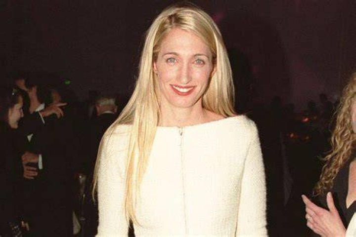 All About Lisa Bessette: A Deep Dive Into Her Life And Career