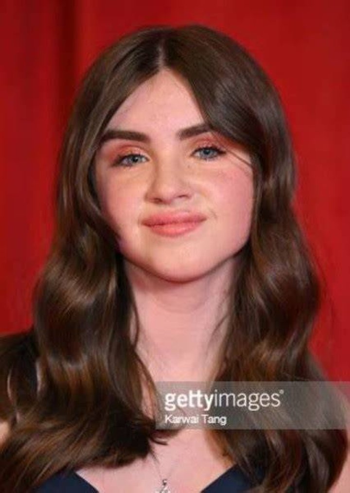 Amelia Flanagan Fan Casting