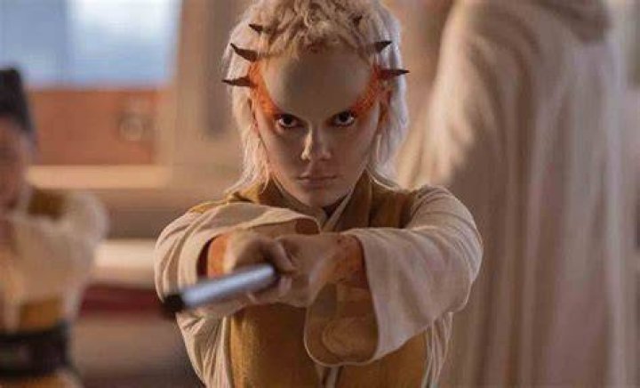 Bein Tragen Ministerium dafne keen looks like sah Dornen