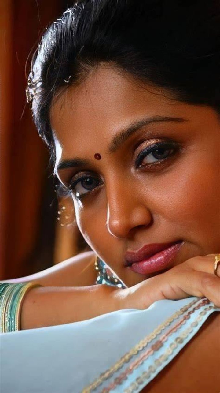Bhuvaneshwari, telugu actress HD phone wallpaper Pxfuel