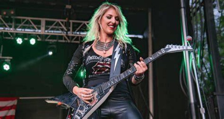 Britt Lightning r/Metalboners