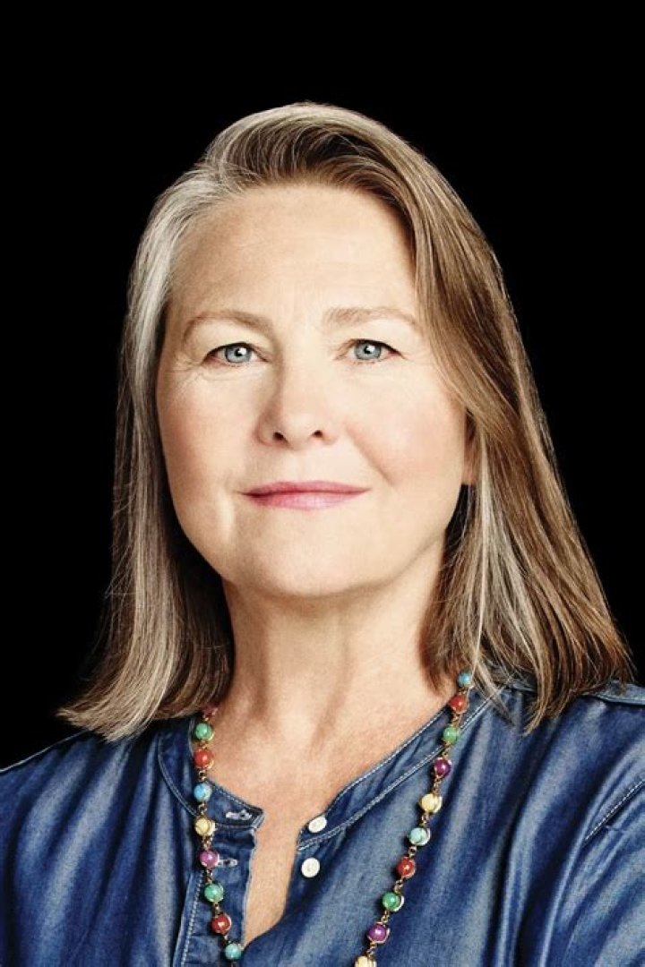Cherry Jones as Mayor Bates in Red Dawn (2021)