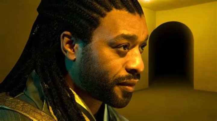 Chiwetel Ejiofor as Quentin McNeil in CUBE