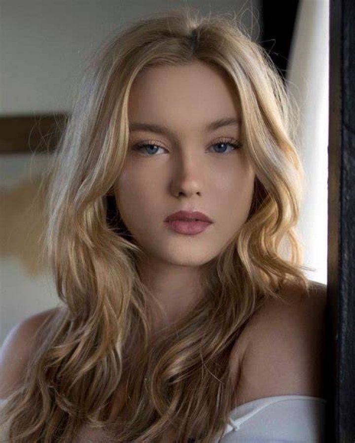 Chloe Rose Robertson as Rachel in Animorphs