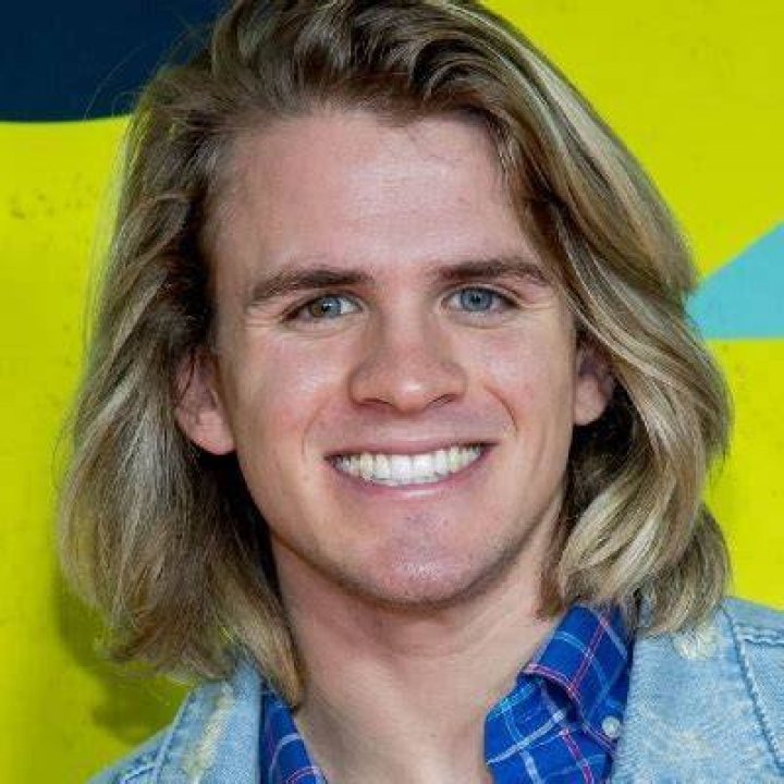 Cole LaBrant (Youtuber) Wiki, Bio, Age, Height, Weight, Wife, Married