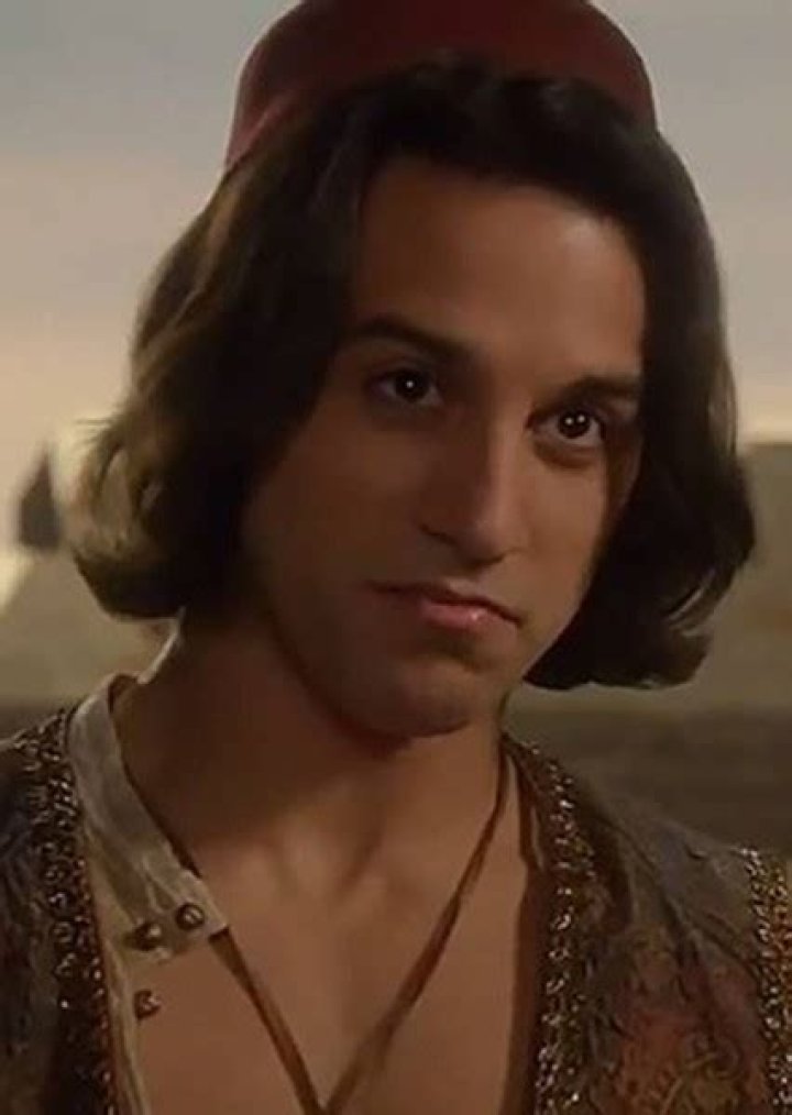 Deniz Akdeniz as Aladdin in The Disney Cinematic Universe
