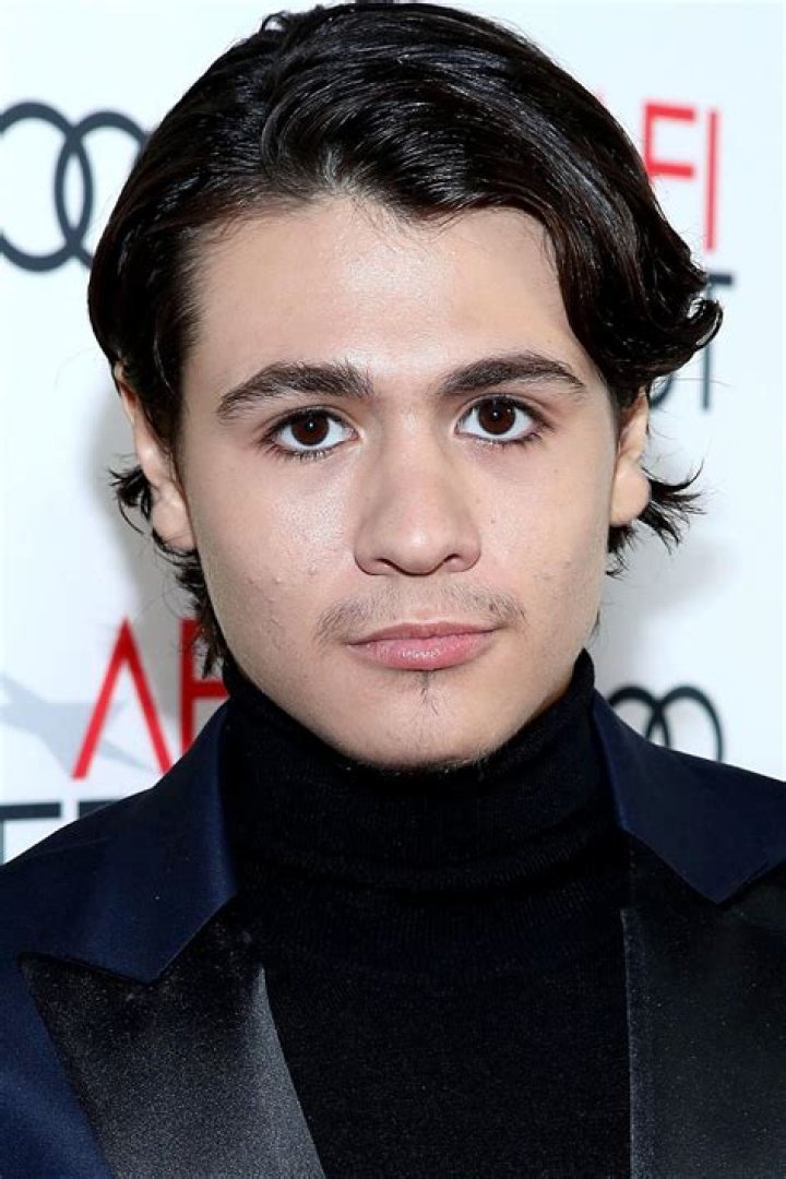 Diego Josef as Steven Metzker in Hogwarts