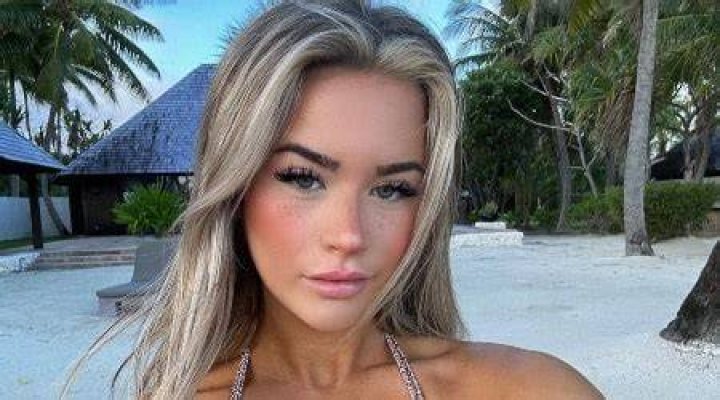 Emily Elizabeth In Her Bikini Excites Instagram With Rear View