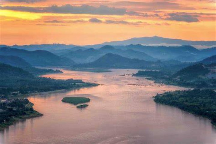 Exploring The World's Most Famous Rivers: A Journey Through Nature's Lifelines