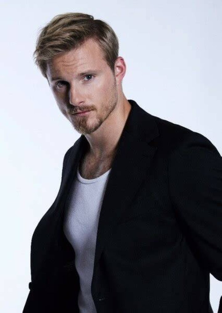 Fan Casting Alexander Ludwig as Greg Tolan in Just One of the Guys (2020s Cast) on myCast