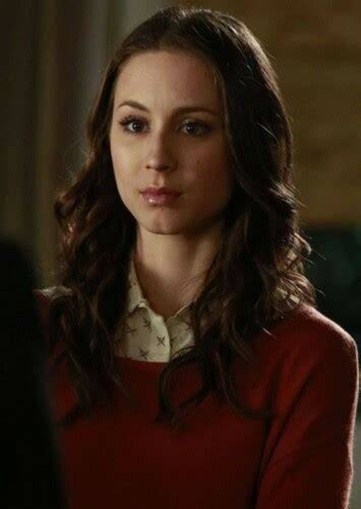 Fan Casting Hailee Steinfeld as Spencer Hastings in Pretty Little Liars on myCast
