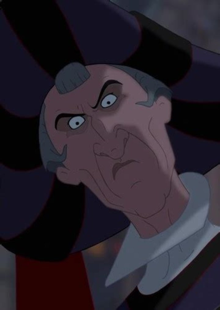 Fan Casting Tom Hiddleston as Claude Frollo in The Hunchback of Notre-Dame (2022) on myCast