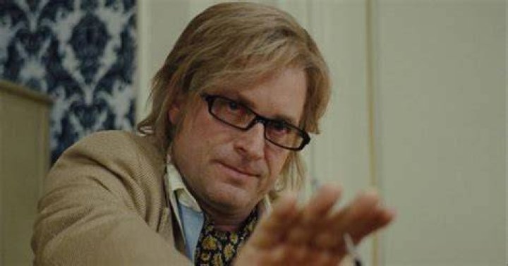 Find an Actor to Play Carl Elway in Martin Scorsese’s American Hustle (1994) on myCast