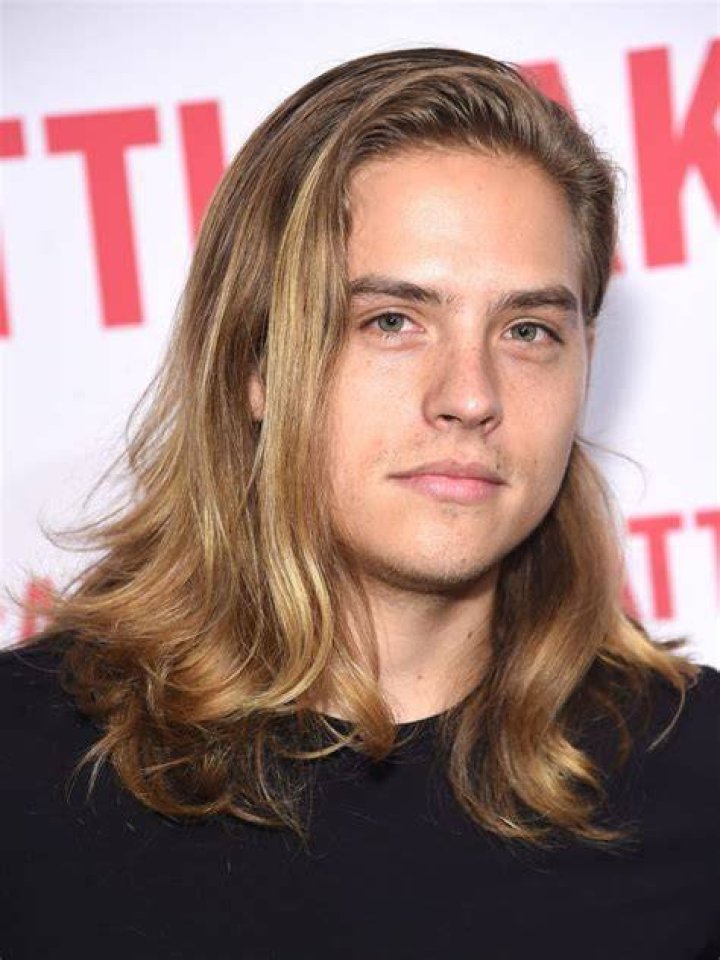 Former Disney star Dylan Sprouse naked selfie leaks, twin Cole has the