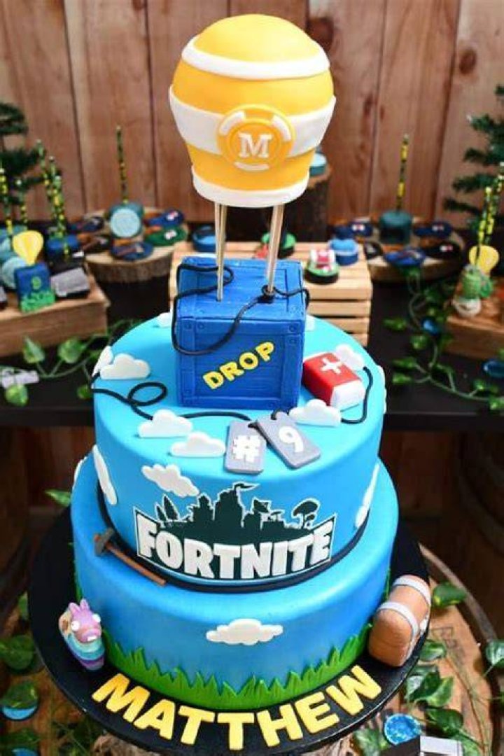Fortnite Birthday Decorations Cake