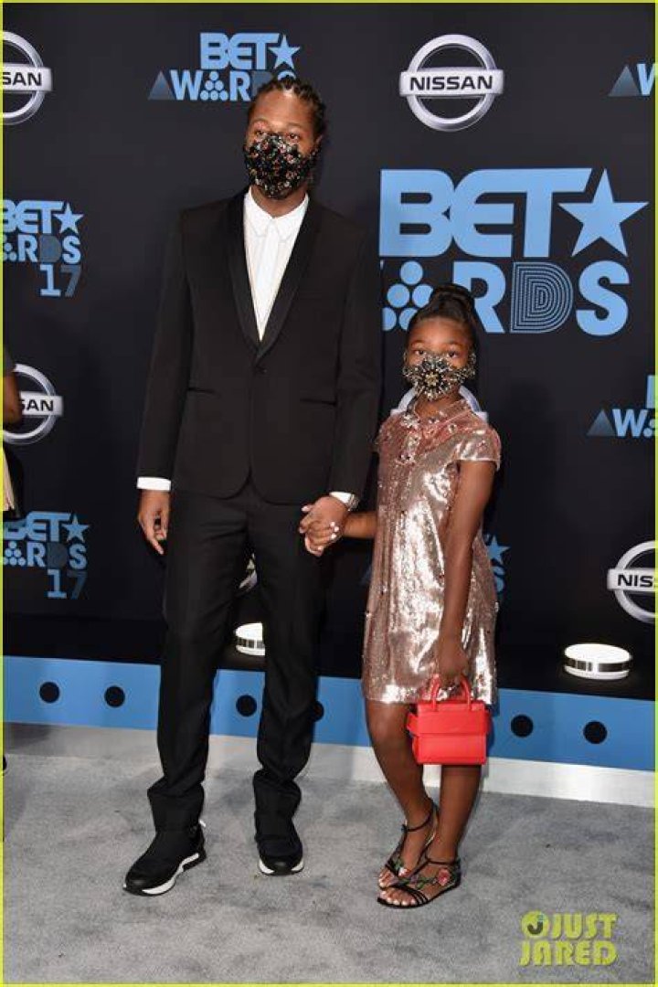 Future & Daughter Londyn Wear Masks to BET Awards 2017 Photo 3919757