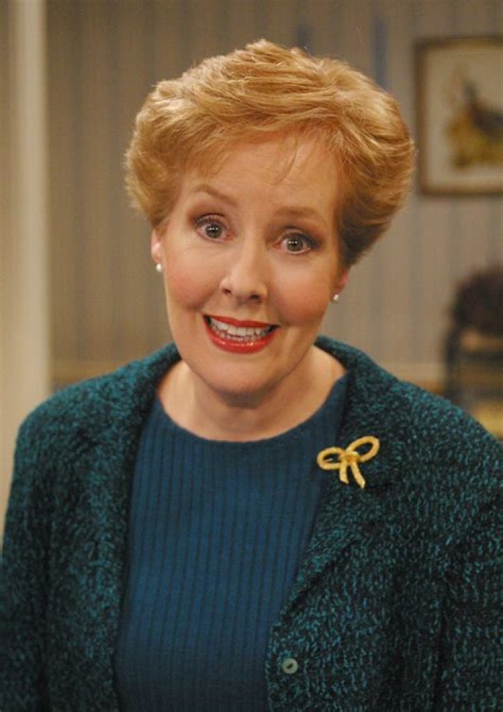 Georgia Engel as Everybody Loves Raymond in Who Stole The Series? Part II