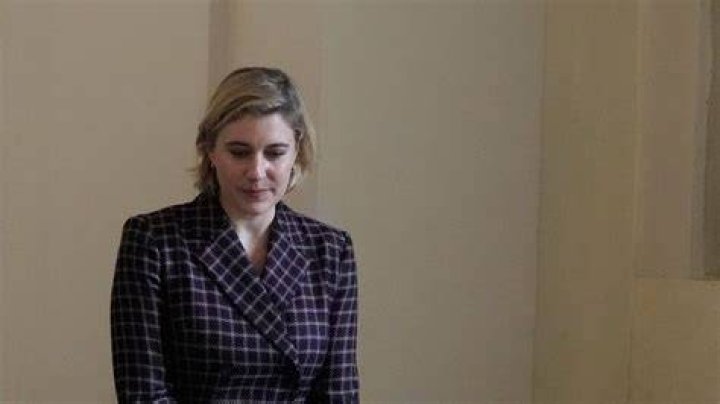 Greta Gerwig as Leo in Zodiac sign Movie