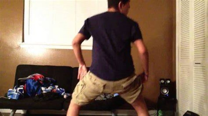 Guy twerking part 4!!!!!!!! YouTube