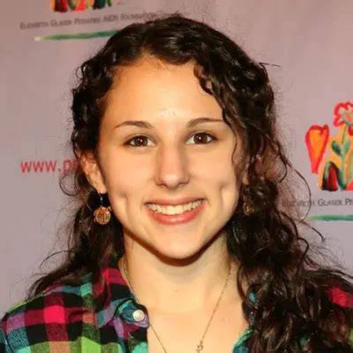 Hallie Eisenberg Net Worth Celebrity Net Worth