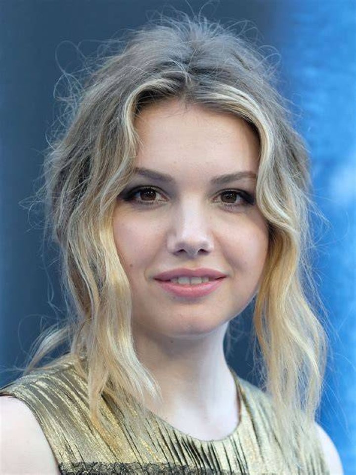 Hannah Murray as Sydney Sweeney in Celebrities Look Alike 