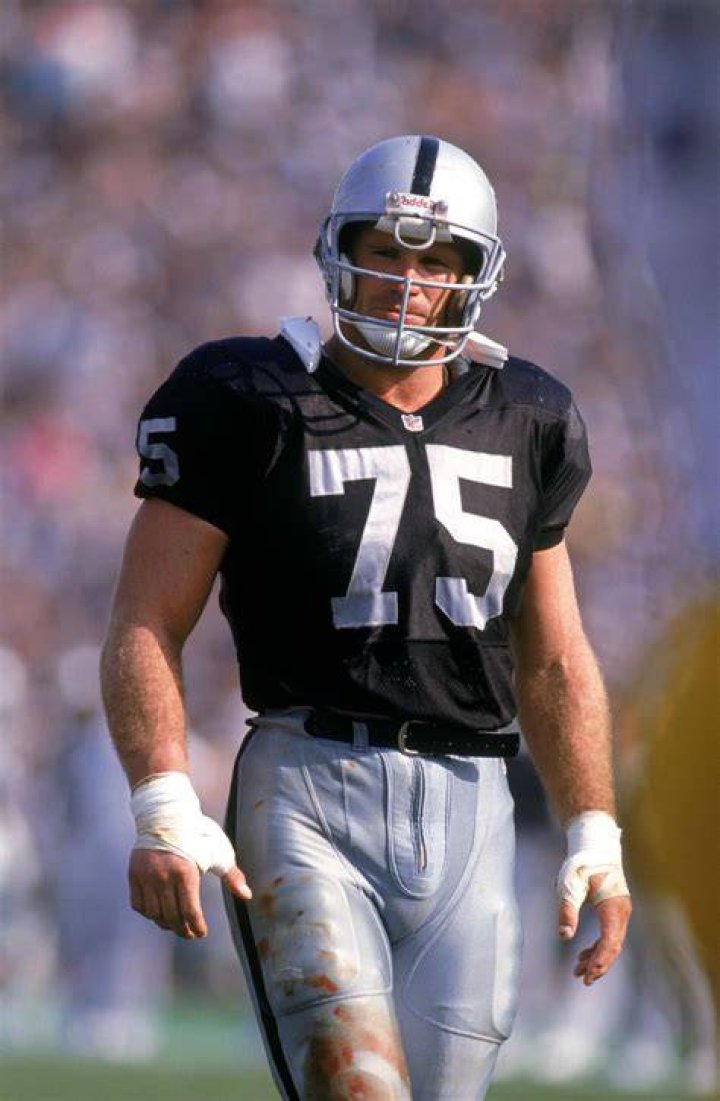 Howie Long's Wife Diane Addonizio Bio, Wiki, Net Worth, Family, Height