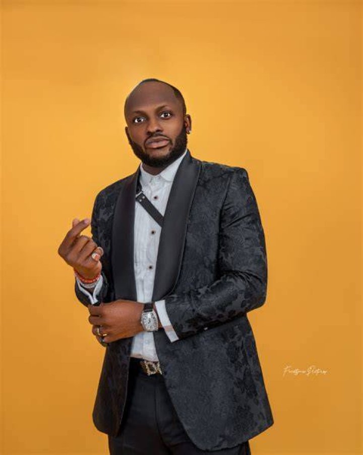 IGosave Unsual records success in first comedy outing in the UK