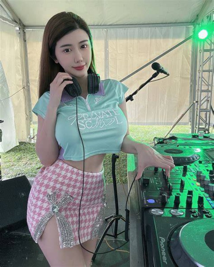 Jenna Chew 周甄娜