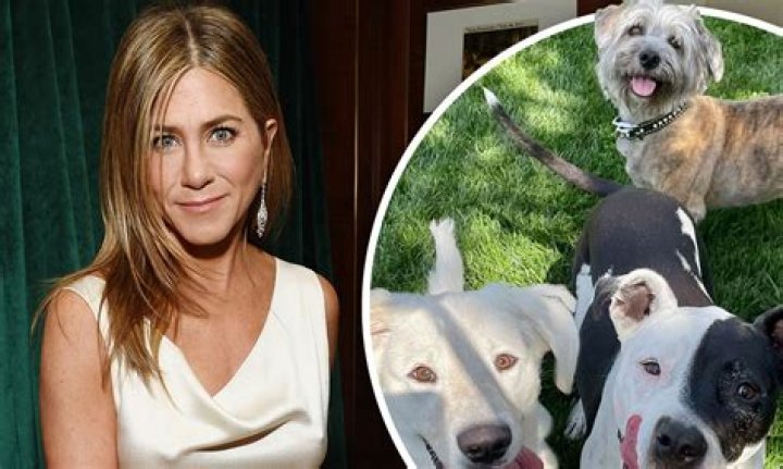 Jennifer Aniston as Sophie in Charmed 
