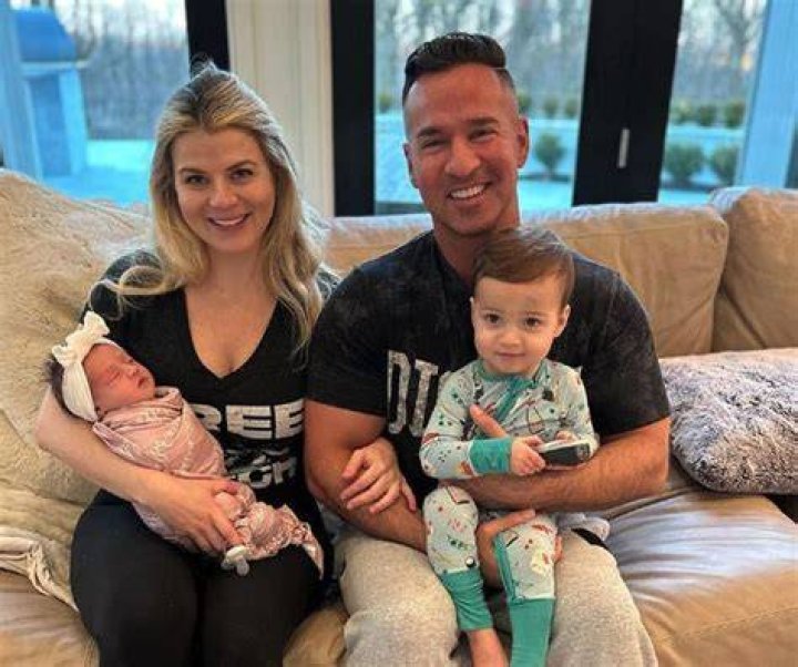 Lauren Pesce Bio, Wiki, Age, Height, Family, Brother, Husband, Kids