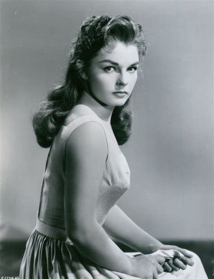 Luana Patten as Belle in Beaut and the beast (1951)