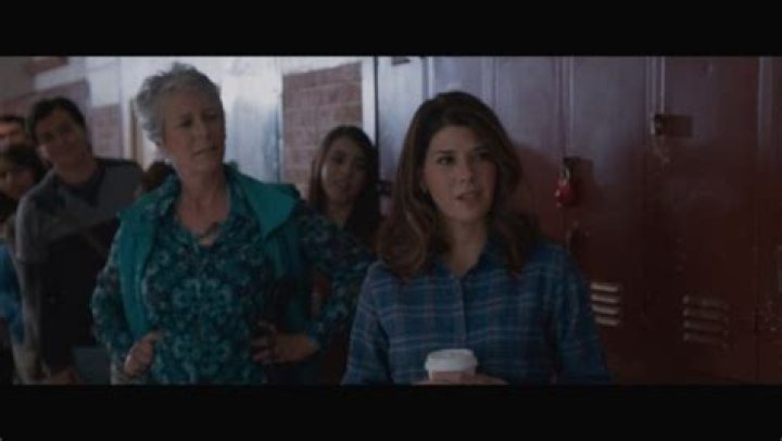 Marisa Tomei as Gwendolyn Gwen Grayson / Royal Pain (suit) / Sue Tenny Tennyson in Sky High (1980s)