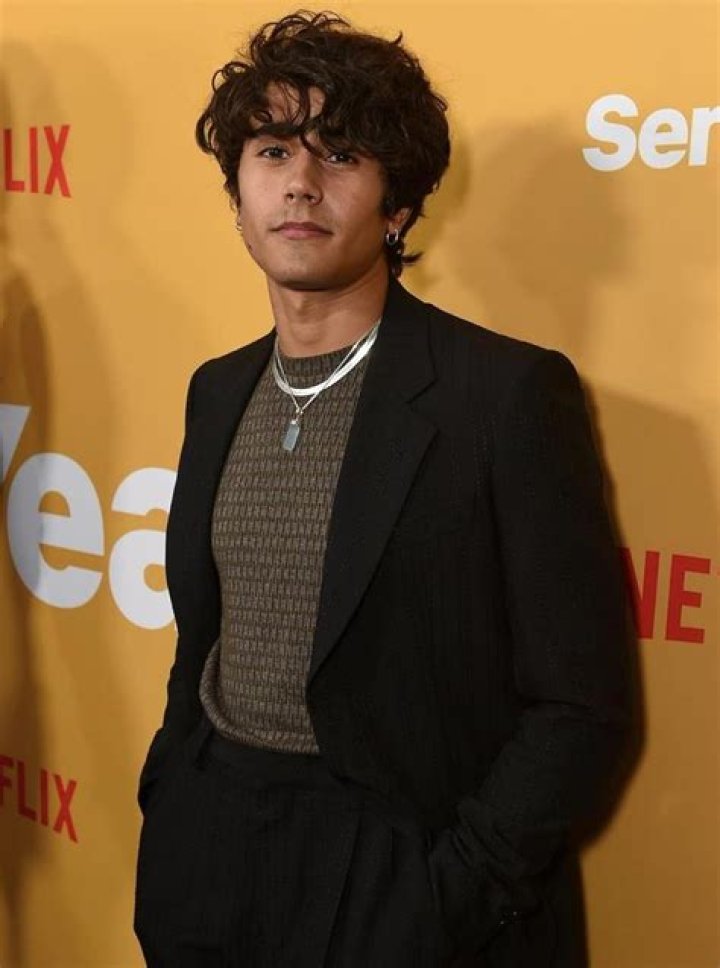 Michael Cimino as Jesse Vasquez in Beverly Hills 90210