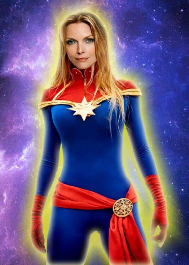 Michelle Pfeiffer as Captain Marvel in Avengers endgame (1989)