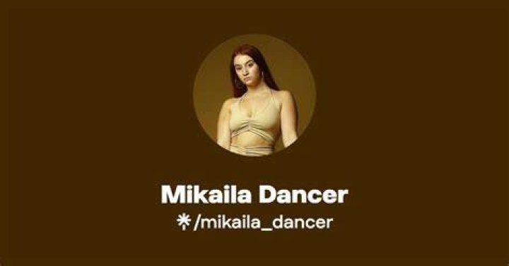 Mikaila Dancer Fan Arch