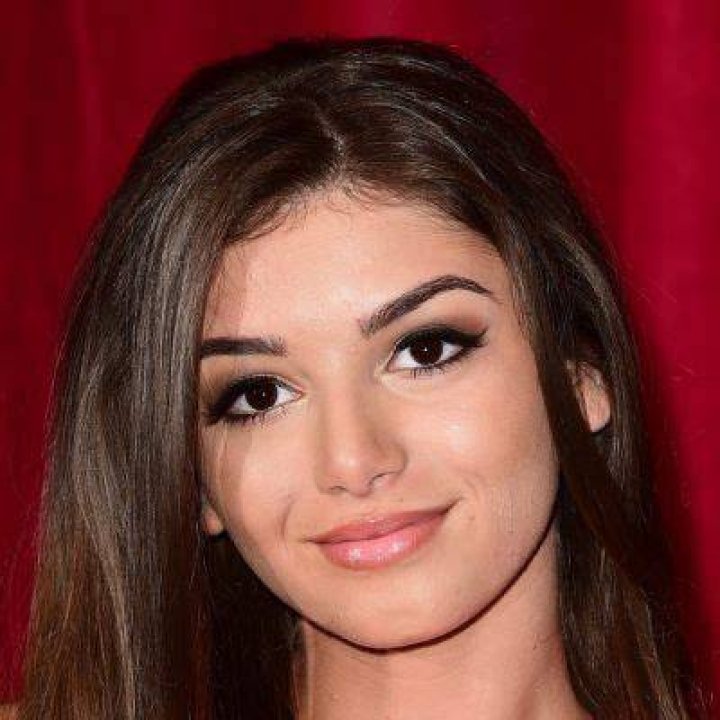 Mimi Keene Bio, Wiki, Net Worth, Dating, Boyfriend, Age, Height
