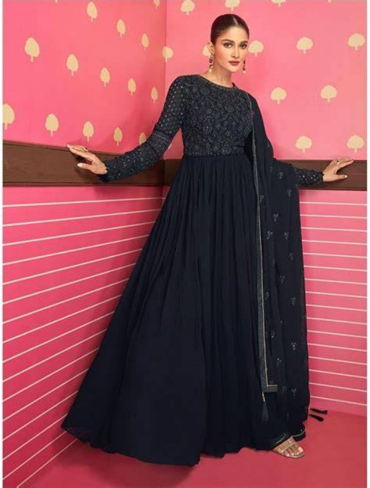 Naira Dress: A Fashion Statement For Modern Women