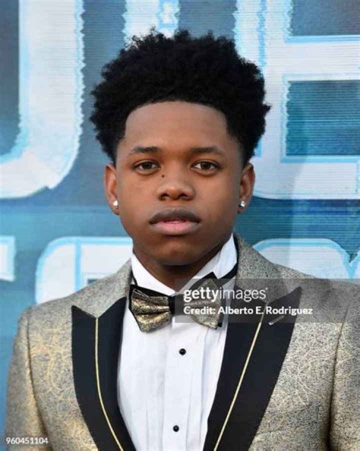 Nathan Davis Jr. as N&rsquo; Doul in Jojo's Bizarre Adventure - Live Action ((JOKE))