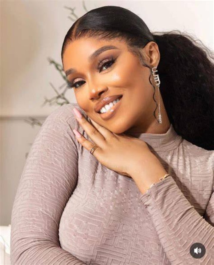 Onyi Alex reveals the naughtiness in her as she stuns in photo