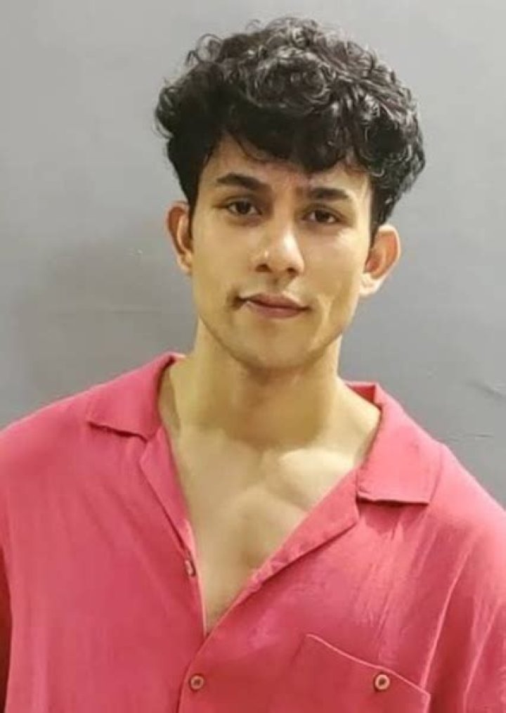 Photos of cwaayal singh on myCast