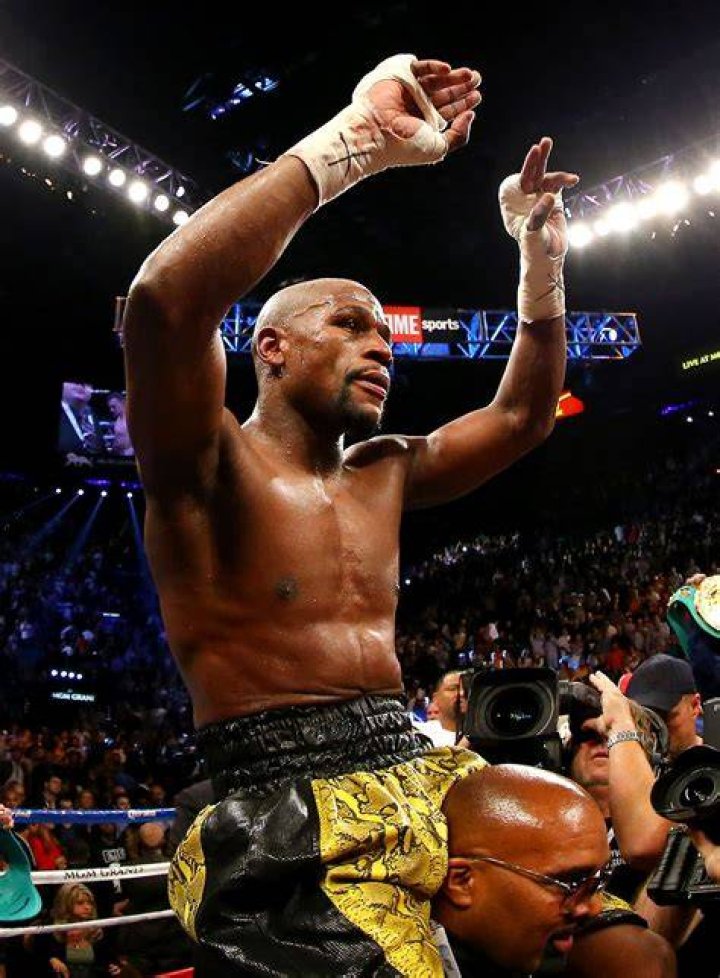 Pic Are Floyd Mayweather's teeth real? Boxing Forum