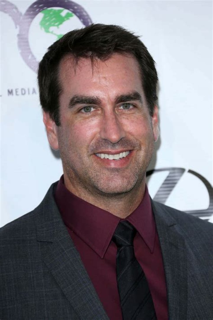 Rob Riggle as General Sline in Spies Like Us (Remake)