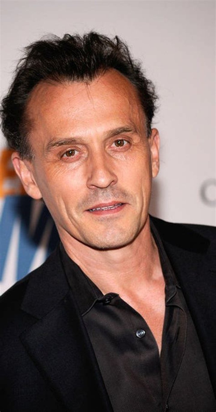 Robert Knepper as Izzy Moreno in Miami Vice (TV Series)