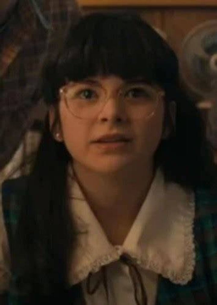 Sarah Desjardins as Suzie Bingham in Stranger Things