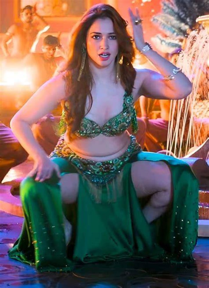 Sexy Hot Tamanna Bhatia Bikni Images Wallpapers Photo Gallery