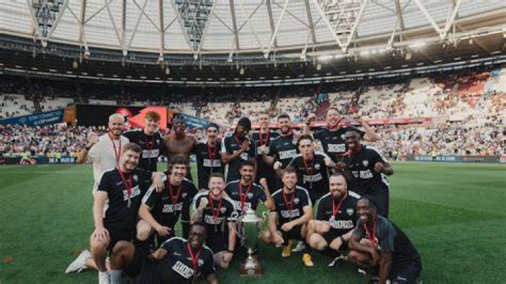 Sidemen Charity Match Who is xQc? height, age, net worth