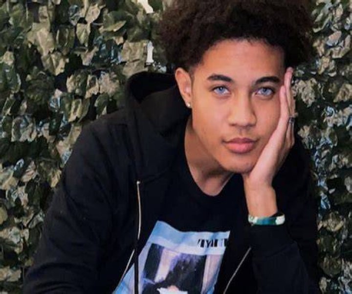 Sora Simmons Biography Facts, Childhood, Family Life & Achievements